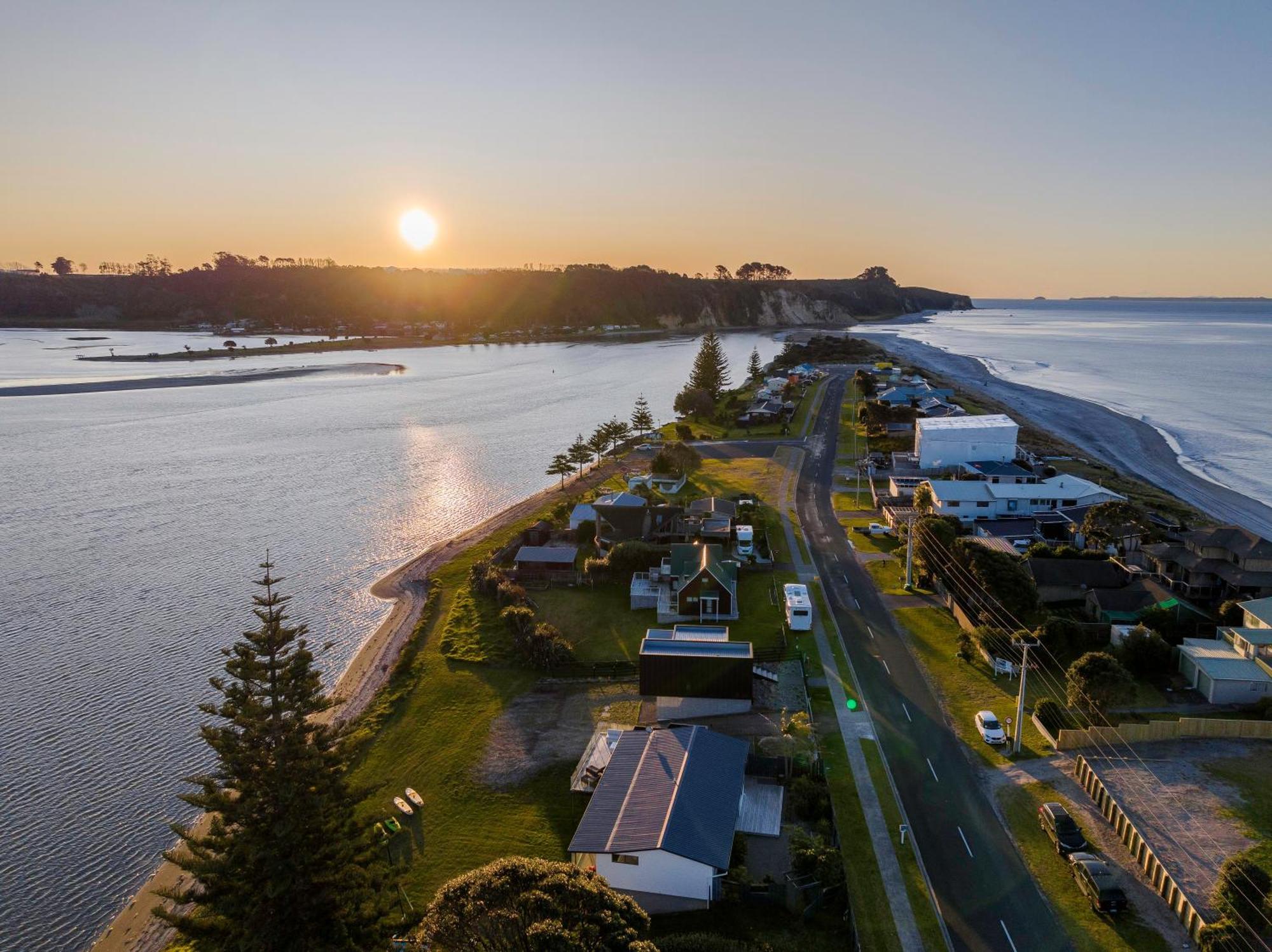 Pukehina Estuary Sunset Views Townhouse & Studio 외부 사진